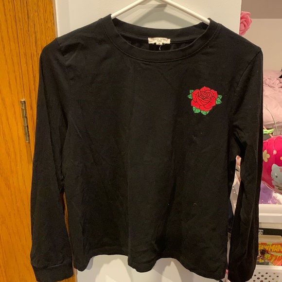 Rose tee - Picture 1 of 4